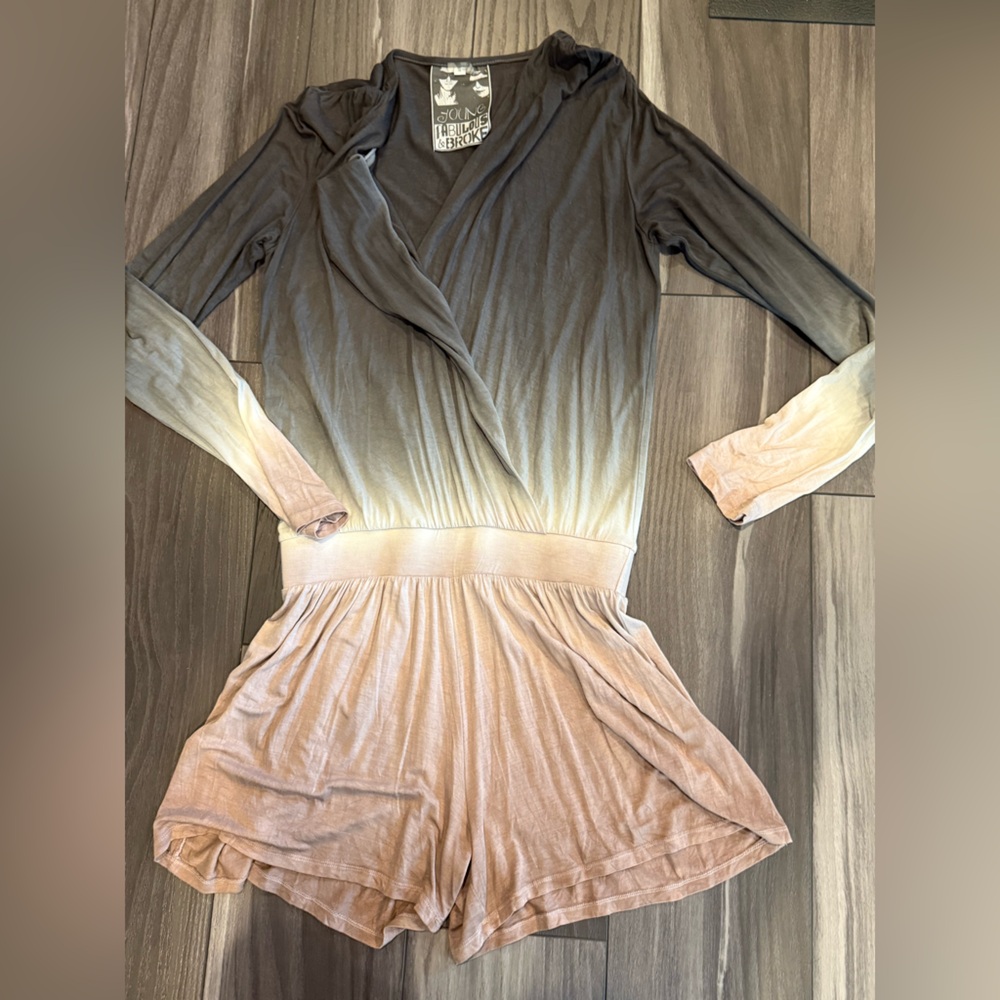 Young, Fabulous, and Broke ombré romper size small
